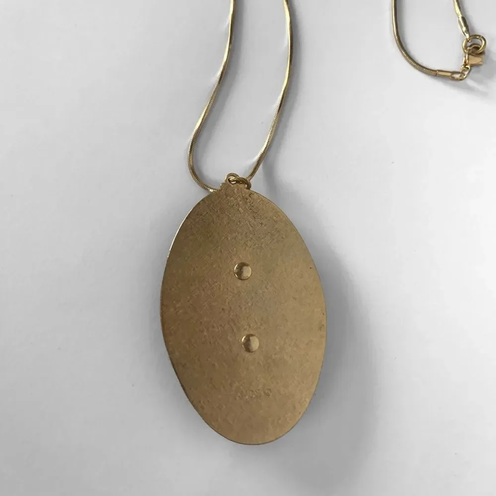Vintage Avon Gold Cameo Pendant Necklace